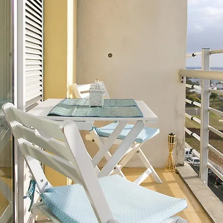 Oceanus Apartment *